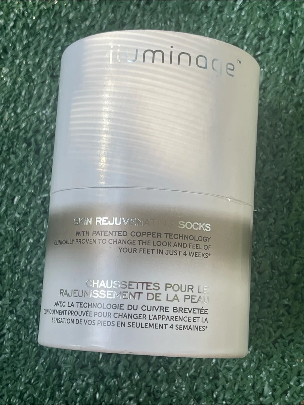 iluminage Skin Rejuvenating Socks - White & Silver Packaging